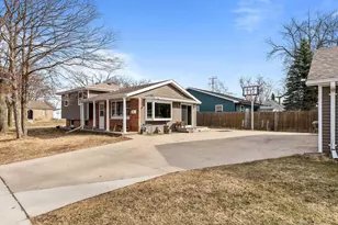 2402 S Madison St, Appleton, WI 54915 - Photo 33