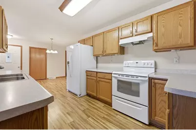 1399 W South Park Avenue, Oshkosh, WI 54902 - Photo 7