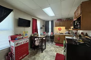 615 Mt Vernon St, Oshkosh, WI 54901 - Photo 9