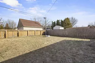 2111 Hamilton St, Manitowoc, WI 54220 - Photo 41