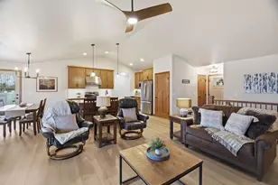 2215 E Honeygold Ct, Appleton, WI 54913 - Photo 5