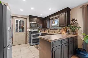 2578 Vicki Ln, Green Bay, WI 54311 - Photo 9