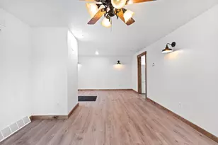 550 Barke St, Gillett, WI 54124 - Photo 5