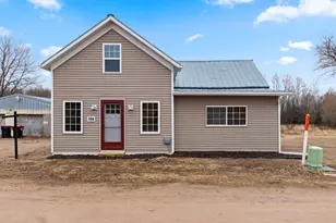 550 Barke St, Gillett, WI 54124 - Photo 1