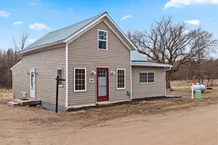 550 Barke St, Gillett, WI 54124 - Photo 3