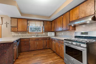 4451 Renier Road, Green Bay, WI 54311 - Photo 7