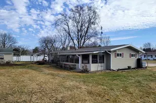 224 Dorothy Dr, Manawa, WI 54949 - Photo 3