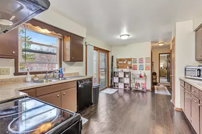 932 Vine Avenue, Oshkosh, WI 54901 - Photo 11