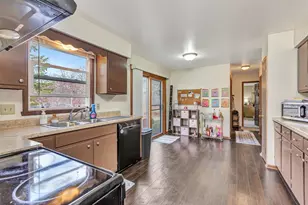 932 Vine Ave, Oshkosh, WI 54901 - Photo 11