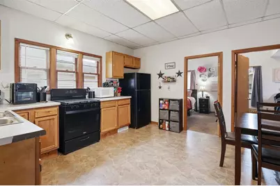 613 Shawano Avenue, Oshkosh, WI 54901 - Photo 9