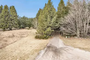 265 E Leeward St, Sturgeon Bay, WI 54235 - Photo 3