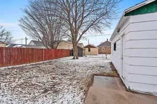 1122 S 22nd St, Manitowoc, WI 54220 - Photo 37