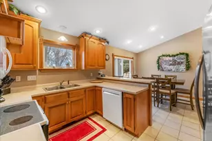 230 W Haven Ct, Luxemburg, WI 54217 - Photo 17