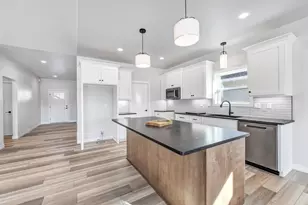 1270 Autumn Fld Ln, De Pere, WI 54115 - Photo 9