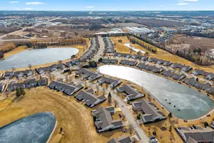 1617 Twin Lakes Cir, Green Bay, WI 54311 - Photo 39