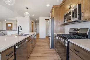 2645 Cornell Ave, Neenah, WI 54956 - Photo 11