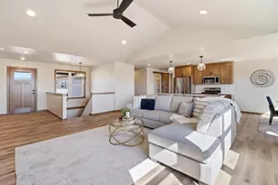 2645 Cornell Ave, Neenah, WI 54956 - Photo 7