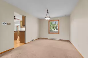 2101 N Eugene St, Appleton, WI 54914 - Photo 7