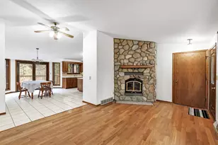 2462 Bluestone Pl, Green Bay, WI 54311 - Photo 3