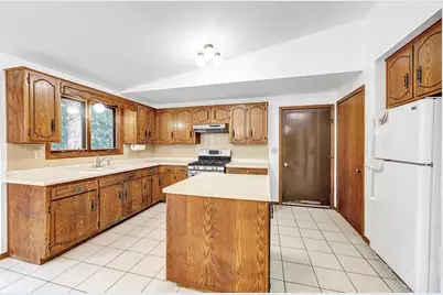 2462 Bluestone Place, Green Bay, WI 54311 - Photo 5