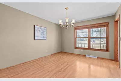 2189 E Prairie Creek Drive, Neenah, WI 54956 - Photo 9