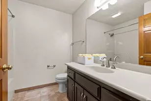 2189 E Prairie Creek Dr, Neenah, WI 54956 - Photo 25