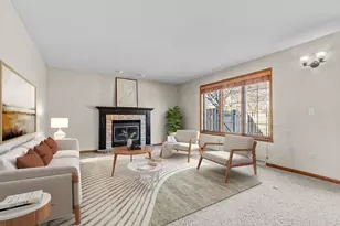 2189 E Prairie Creek Dr, Neenah, WI 54956 - Photo 11