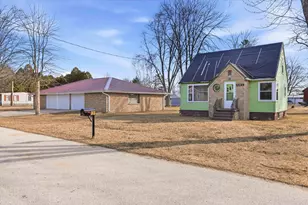 131 Mckinley St, Two Rivers, WI 54241 - Photo 1