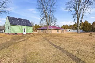 131 Mckinley St, Two Rivers, WI 54241 - Photo 3