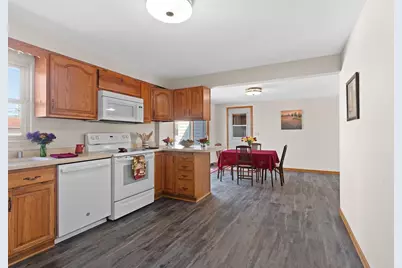 2105 N Ballard Road, Appleton, WI 54911 - Photo 11