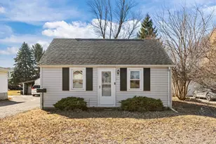 231 W Smith Ave, Oshkosh, WI 54901 - Photo 3