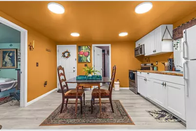 231 W Smith Avenue, Oshkosh, WI 54901 - Photo 11