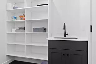 1071 Brookwood Dr, Green Bay, WI 54304 - Photo 45