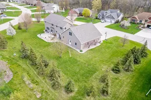 W5071 Cherrywood Ct, Sherwood, WI 54169 - Photo 5