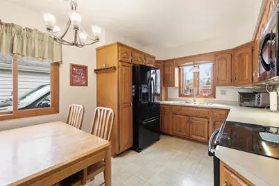 1107 Honeysuckle Lane, Neenah, WI 54956 - Photo 5