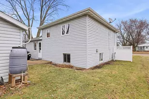 1107 Honeysuckle Ln, Neenah, WI 54956 - Photo 29