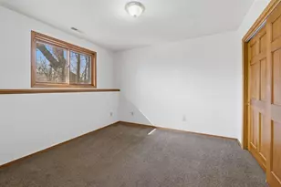 1715 Bernheim St, Oshkosh, WI 54904 - Photo 19