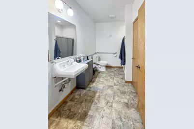 W7840 Airport Road, Crivitz, WI 54114 - Photo 5