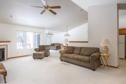 486 Wyldewood Drive #B, Oshkosh, WI 54904 - Photo 5