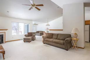 486 Wyldewood Dr, Oshkosh, WI 54904 - Photo 5