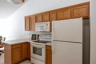 486 Wyldewood Dr, Oshkosh, WI 54904 - Photo 9