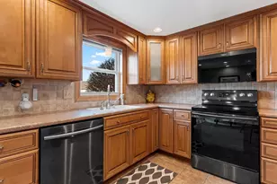 762 St Josephs St, De Pere, WI 54115 - Photo 15