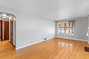 2007 N Division St, Appleton, WI 54911 - Photo 3