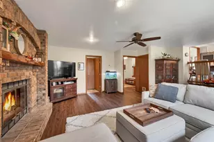 2930 Devroy Ln, Green Bay, WI 54313 - Photo 7