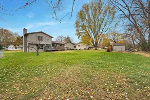 2930 Devroy Ln, Green Bay, WI 54313 - Photo 39