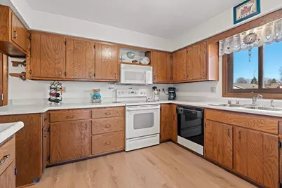 306 Harmsen Avenue, Waupun, WI 53963 - Photo 5