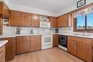 306 Harmsen Ave, Waupun, WI 53963 - Photo 5