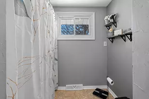 408 Simonet St, Green Bay, WI 54301 - Photo 43