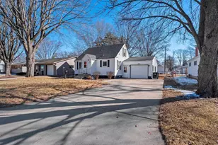 1136 S Bartlett St, Shawano, WI 54166 - Photo 3