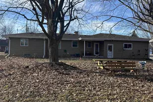 128 Horn St, Brillion, WI 54110 - Photo 5